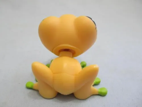 LIKE NEW LITTLEST PET SHOP LOOSE PET 928 YELLOW FROG WITH PURPLE EYES NOV21NP18