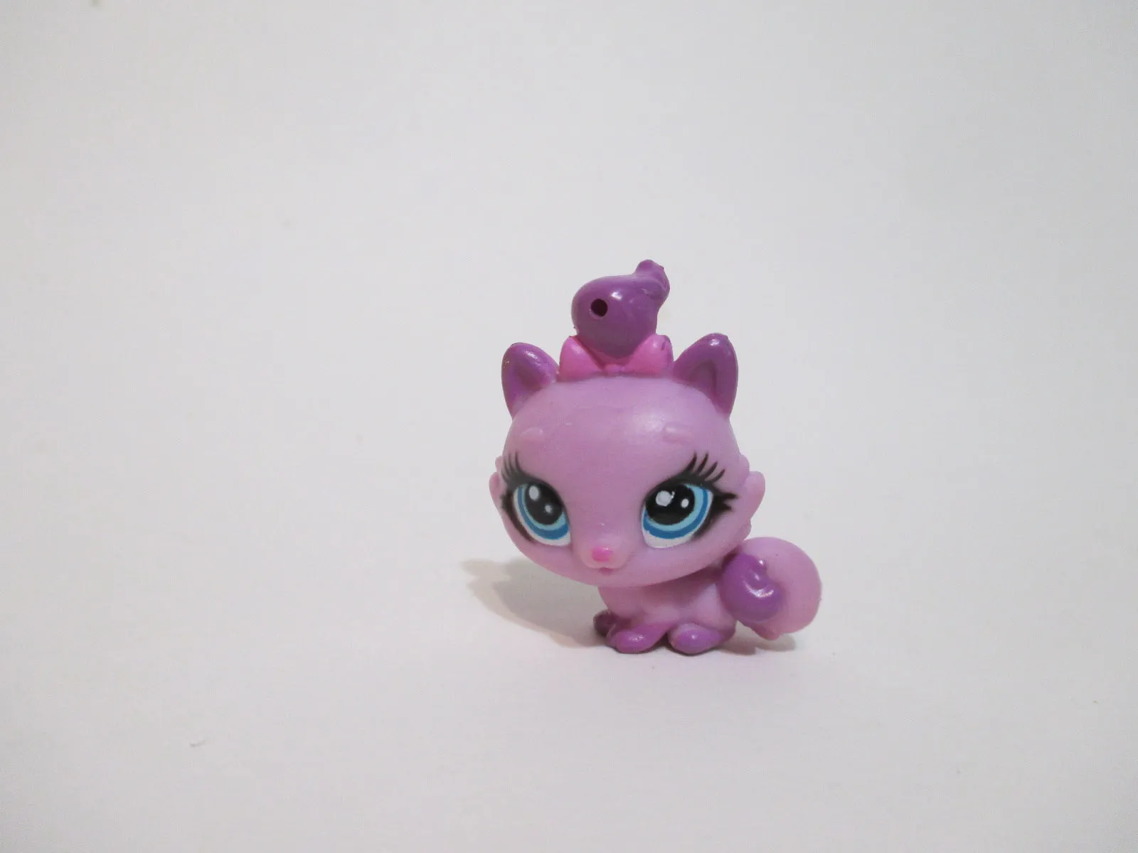 LIKE NEW Littlest Pet Shop Mini Baby Kitten 3735 Passport Fashion Toys R Us Authentic LPS NOV21NPO9