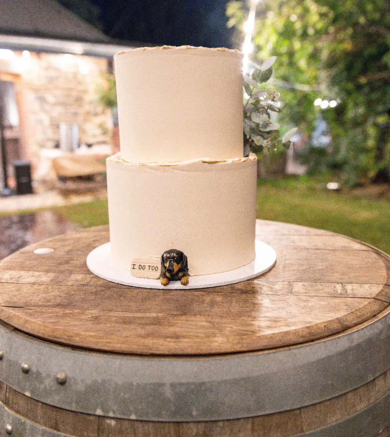 Peeking custom pet wedding cake topper